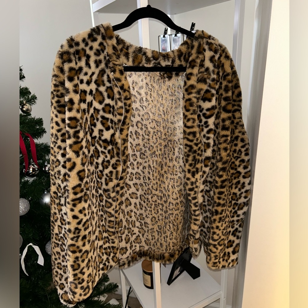 Fuzzy leopard print jacket, never worn, size L/XL